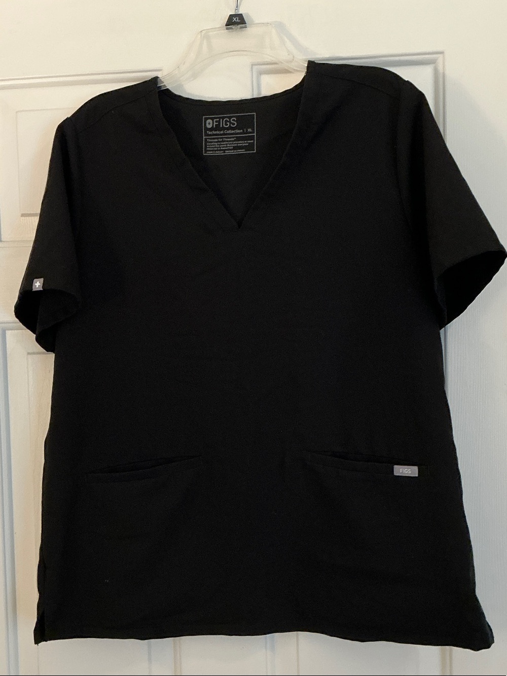 Figs Women’s Black Casma V-Neck Short Sleeve Scrub Top siz XL